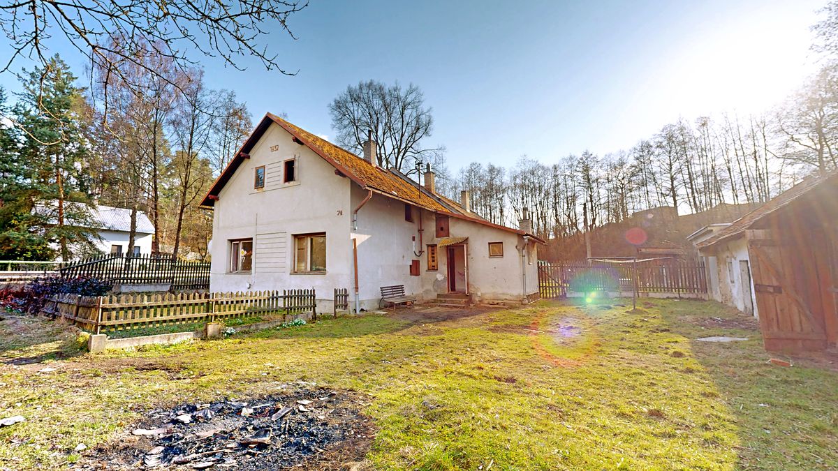 Prodej rodinného domu 65 m², pozemek 1112 m²